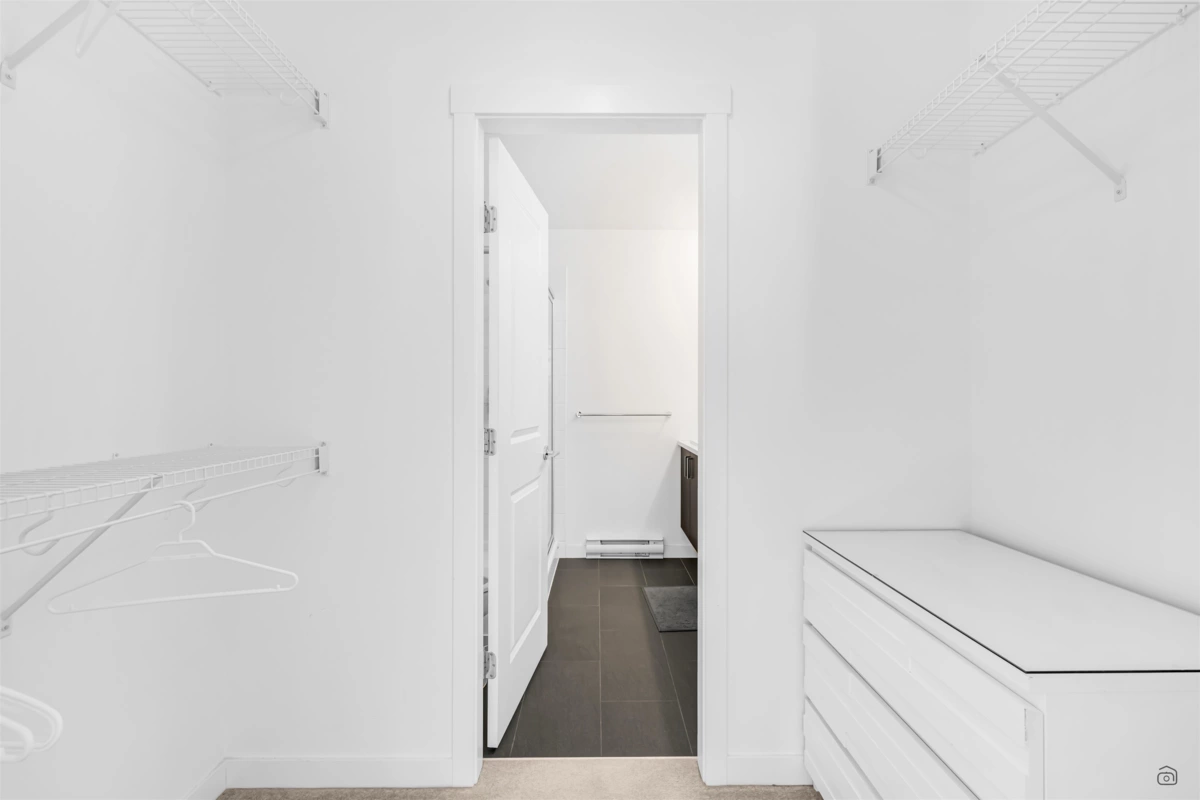 Kitchen Island Photo of 316 15858 Fraser Highway, Surrey, BC