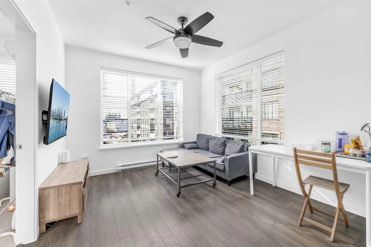 Walk-In Closet Photo of 316 15858 Fraser Highway, Surrey, BC