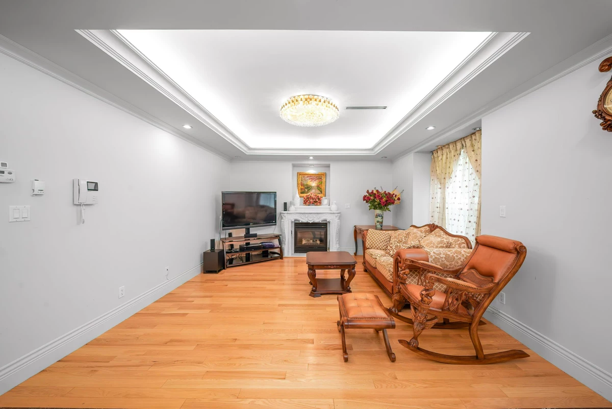 Powder Room Photo of 7353 Union Street, Burnaby, BC
