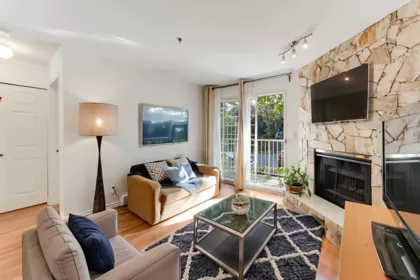 202 2295 Pandora Street, Vancouver, BC, Vancouver — Apartment/Condo for sale