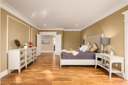 Hallway Photo of 7891 Eperson Road, Richmond, BC