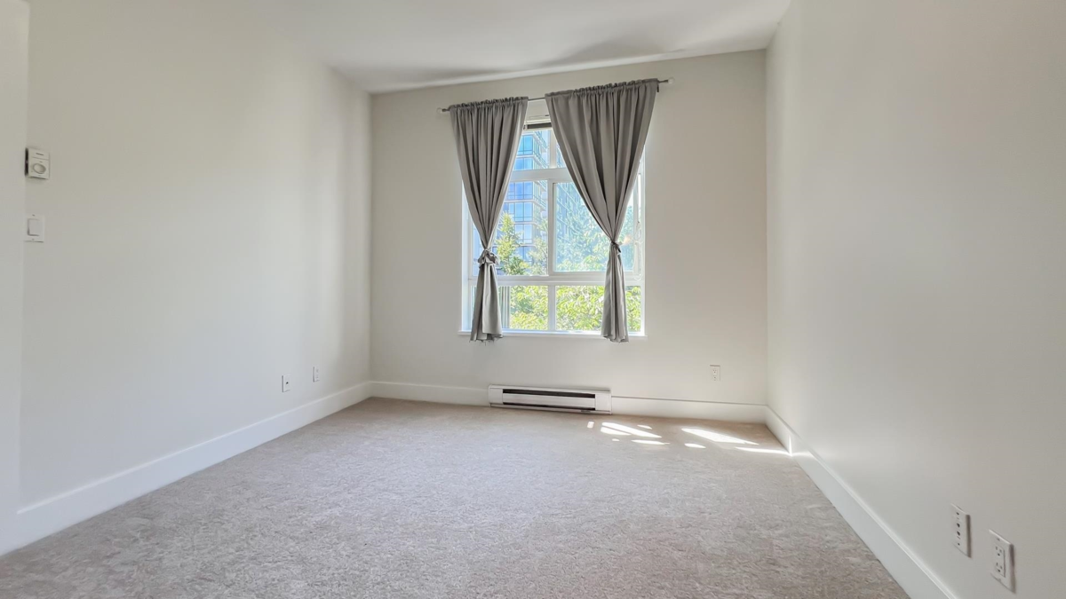 Primary Bathroom Photo of 327 6033 Katsura Street, Richmond, BC