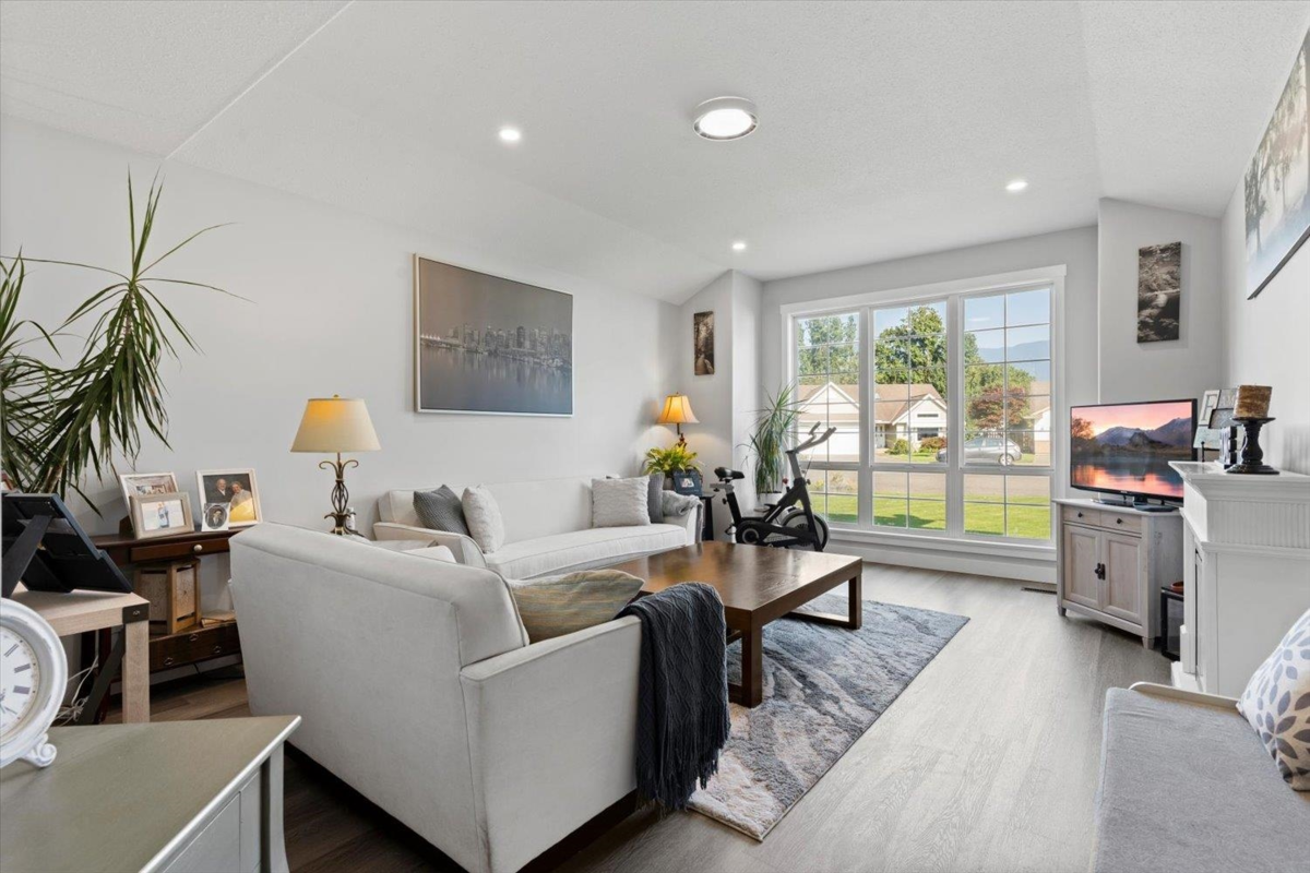 Kitchen Island Photo of 1639 Canterbury Drive, Agassiz, BC