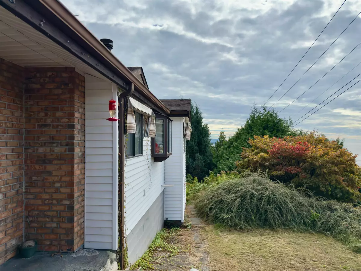 Bedroom 4 Photo of 1352 Oxford Street, White Rock, BC