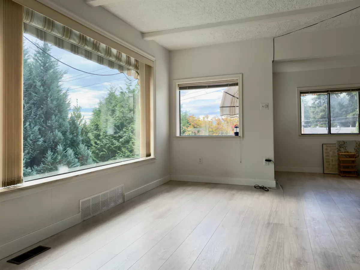 Family Room Photo of 1352 Oxford Street, White Rock, BC