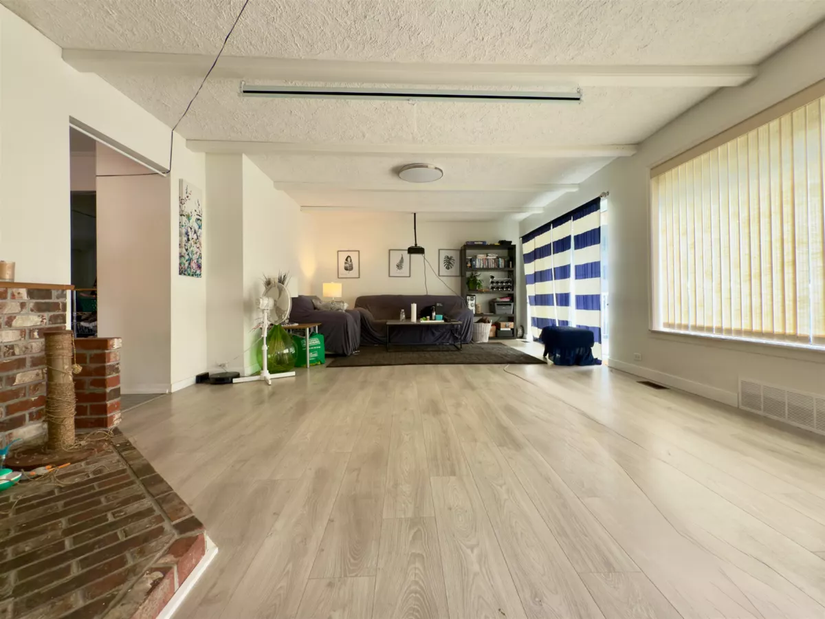 Living Room Photo of 1352 Oxford Street, White Rock, BC