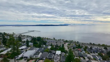 Backyard Photo of 1352 Oxford Street, White Rock, BC