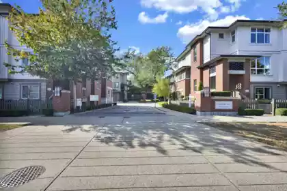 15 8355 164 Street, Surrey, BC, Surrey — Townhouse for sale
