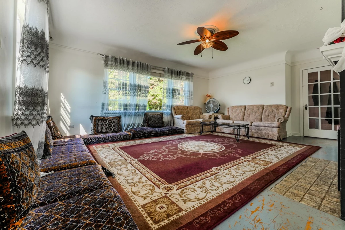 Family Room Photo of 46220 Maple Avenue, Chilliwack, BC