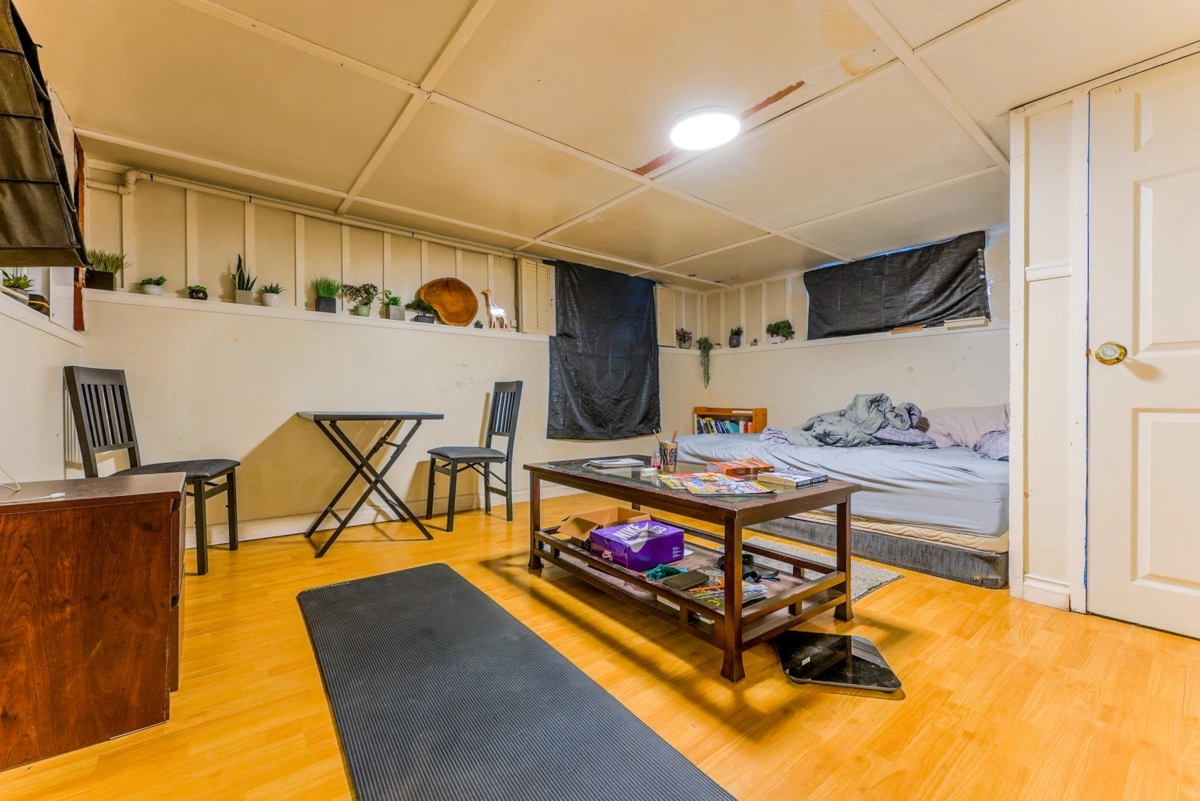 Front Yard Photo of 46220 Maple Avenue, Chilliwack, BC