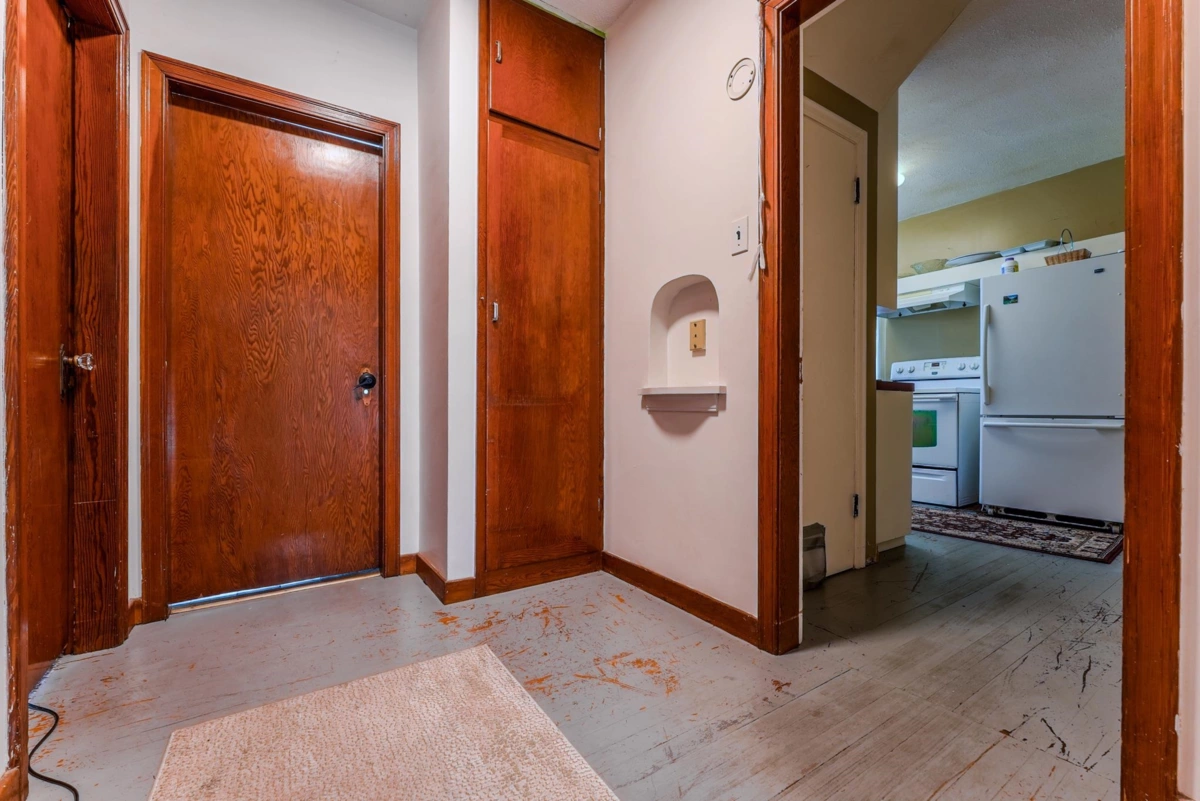 Guest Bathroom Photo of 46220 Maple Avenue, Chilliwack, BC