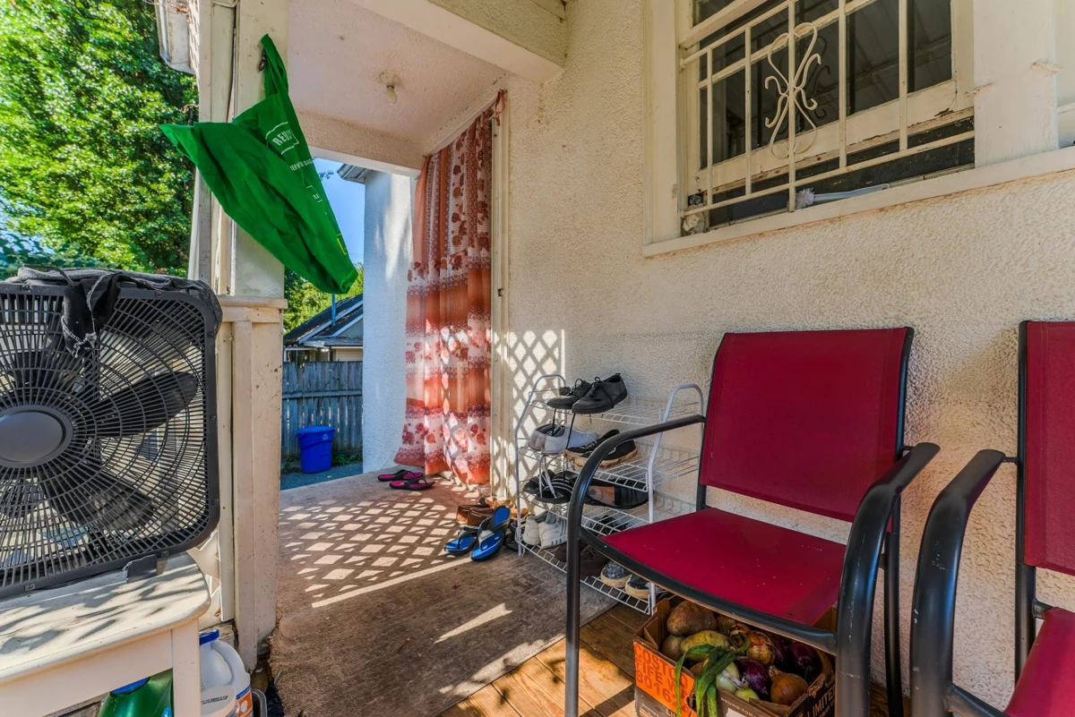 Hallway Photo of 46220 Maple Avenue, Chilliwack, BC