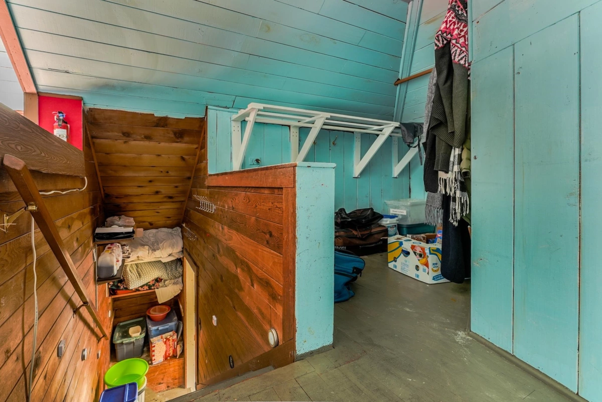 Laundry Room Photo of 46220 Maple Avenue, Chilliwack, BC