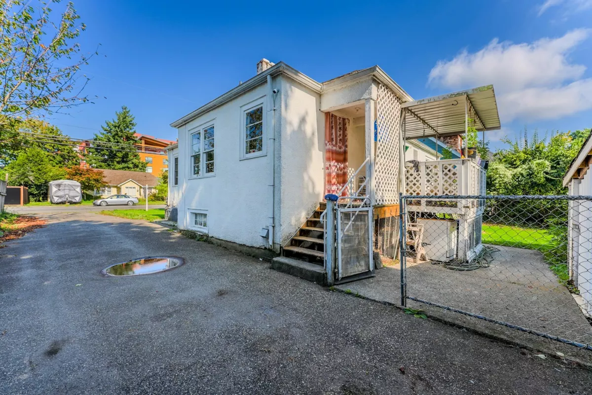 Outdoor Kitchen Photo of 46220 Maple Avenue, Chilliwack, BC