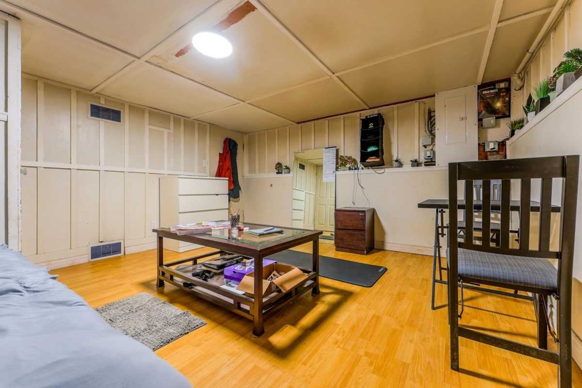 Swimming Pool Photo of 46220 Maple Avenue, Chilliwack, BC