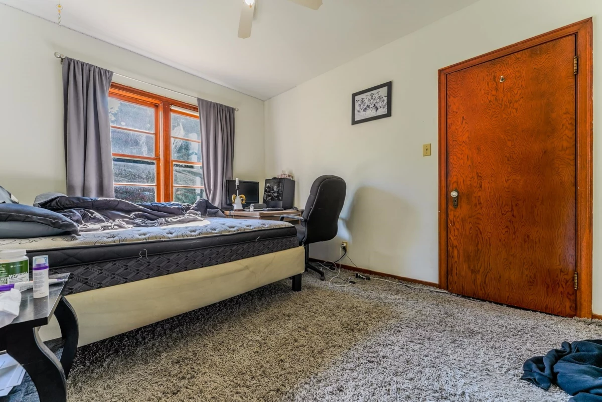 Walk-In Closet Photo of 46220 Maple Avenue, Chilliwack, BC