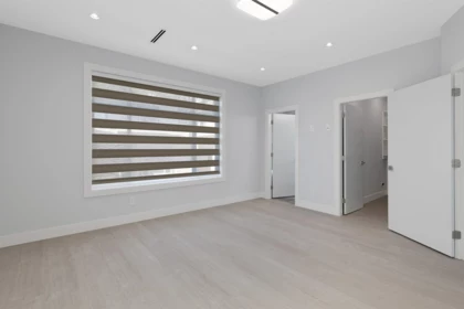 Basement Recreation Room Photo of 16619 18b Avenue, Surrey, BC