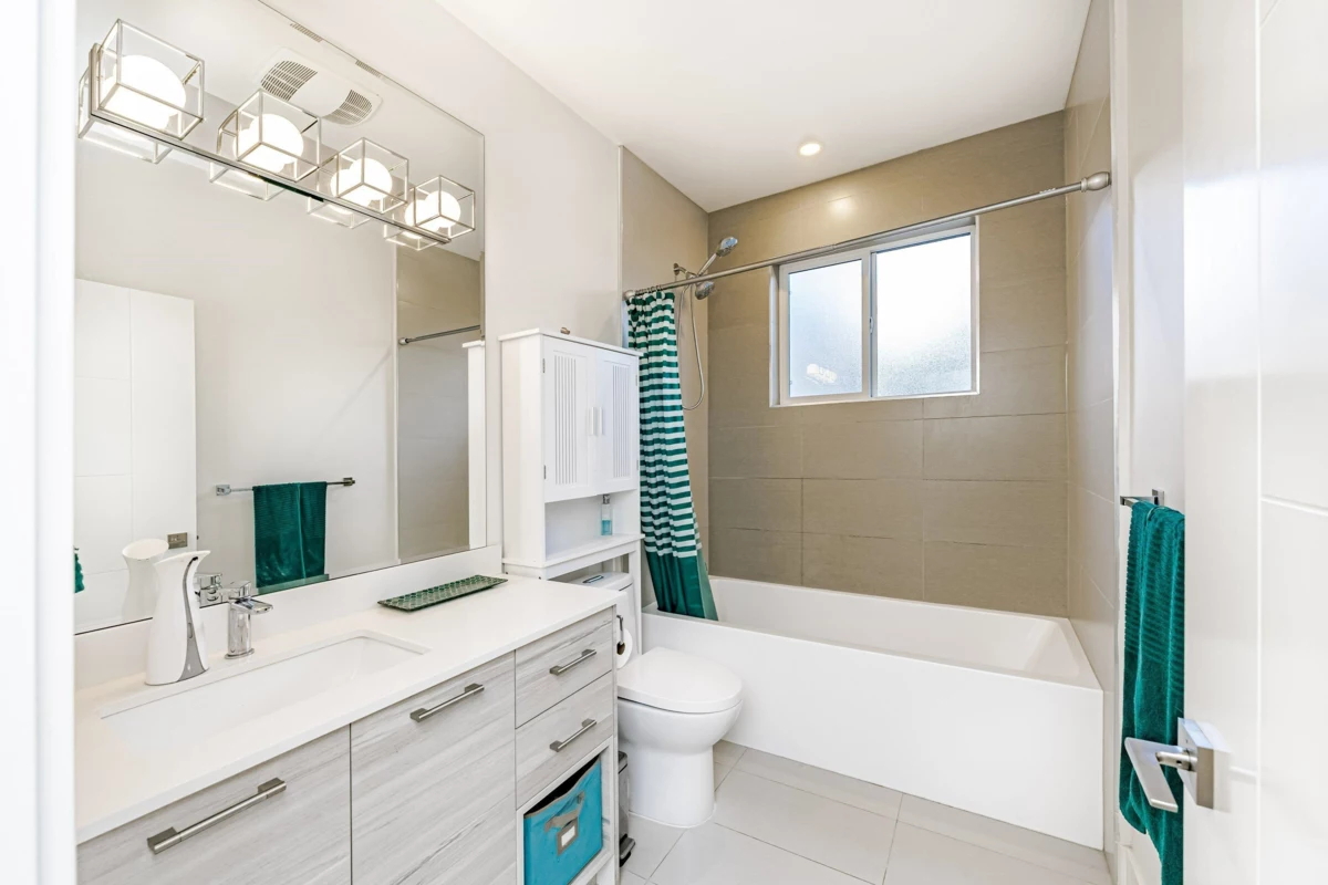 Hallway Photo of 71 7177 194a Street, Surrey, BC