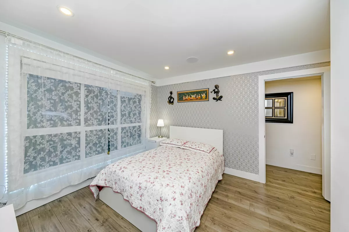 Swimming Pool Photo of 71 7177 194a Street, Surrey, BC