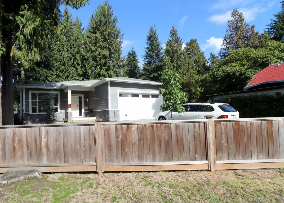 Bedroom 2 Photo of 2705 Davies Avenue, Port Coquitlam, BC