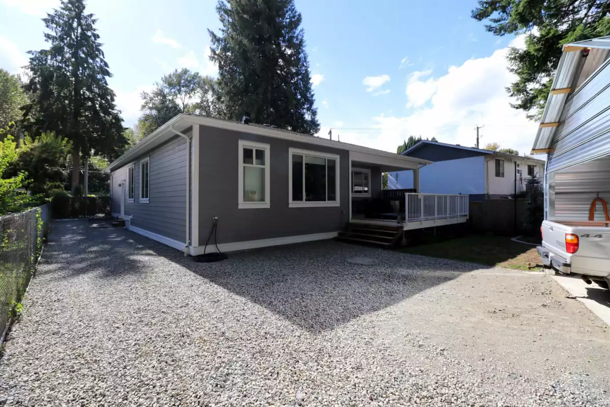 Walk-In Closet Photo of 2705 Davies Avenue, Port Coquitlam, BC