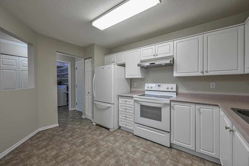 Guest Bathroom Photo of 108 31771 Peardonville Road, Abbotsford, BC