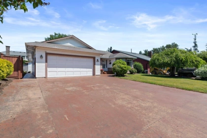45605 Worthington Place, Chilliwack, BC, Chilliwack — Single Family Residence for sale