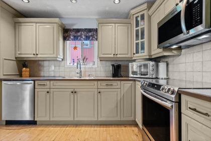 45605 Worthington Place, Chilliwack, BC, Chilliwack — Single Family Residence for sale