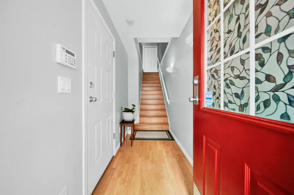Dining Area Photo of 7 14952 58 Avenue, Surrey, BC