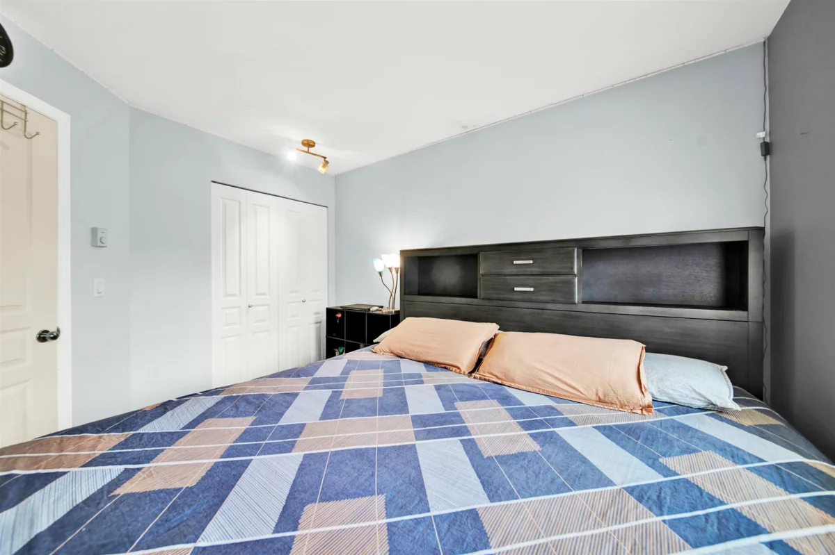 Entry Foyer Photo of 7 14952 58 Avenue, Surrey, BC