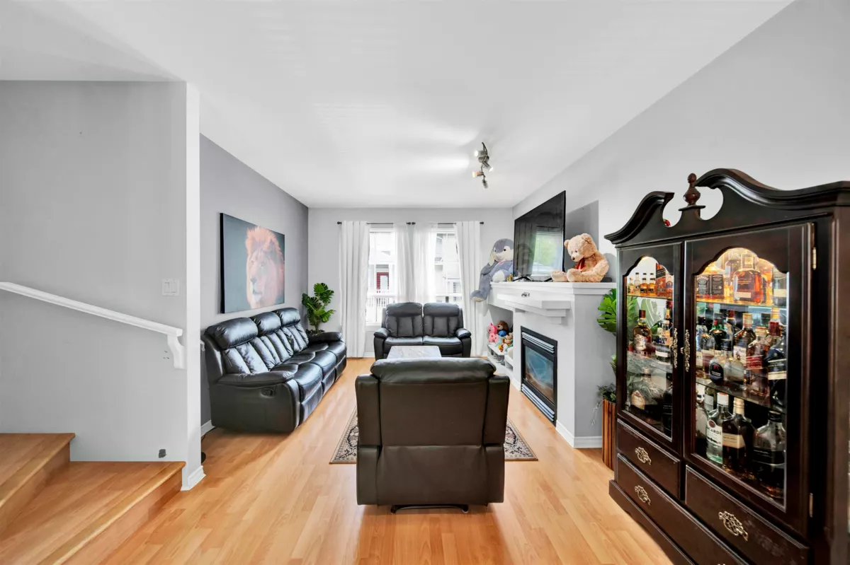 Guest Bathroom Photo of 7 14952 58 Avenue, Surrey, BC