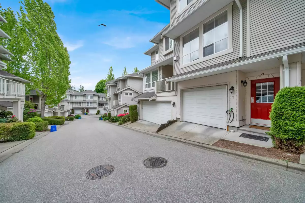 Living Room Photo of 7 14952 58 Avenue, Surrey, BC