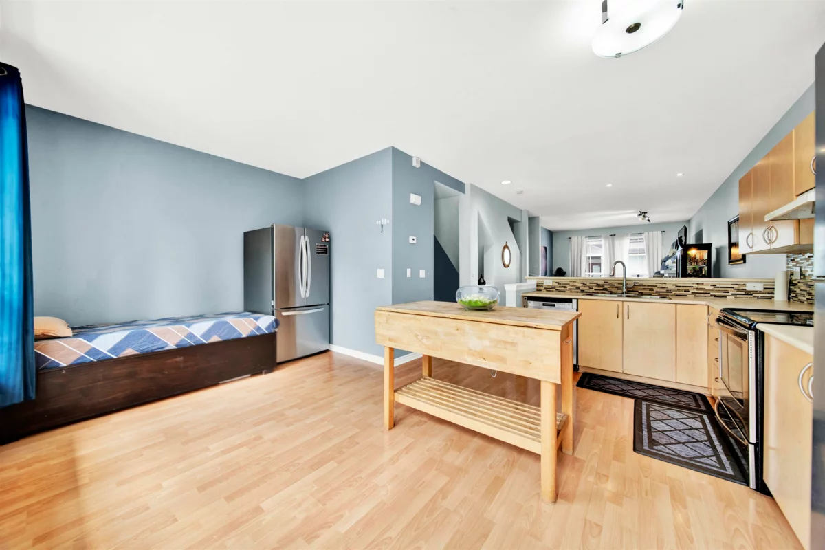 Primary Bathroom Photo of 7 14952 58 Avenue, Surrey, BC