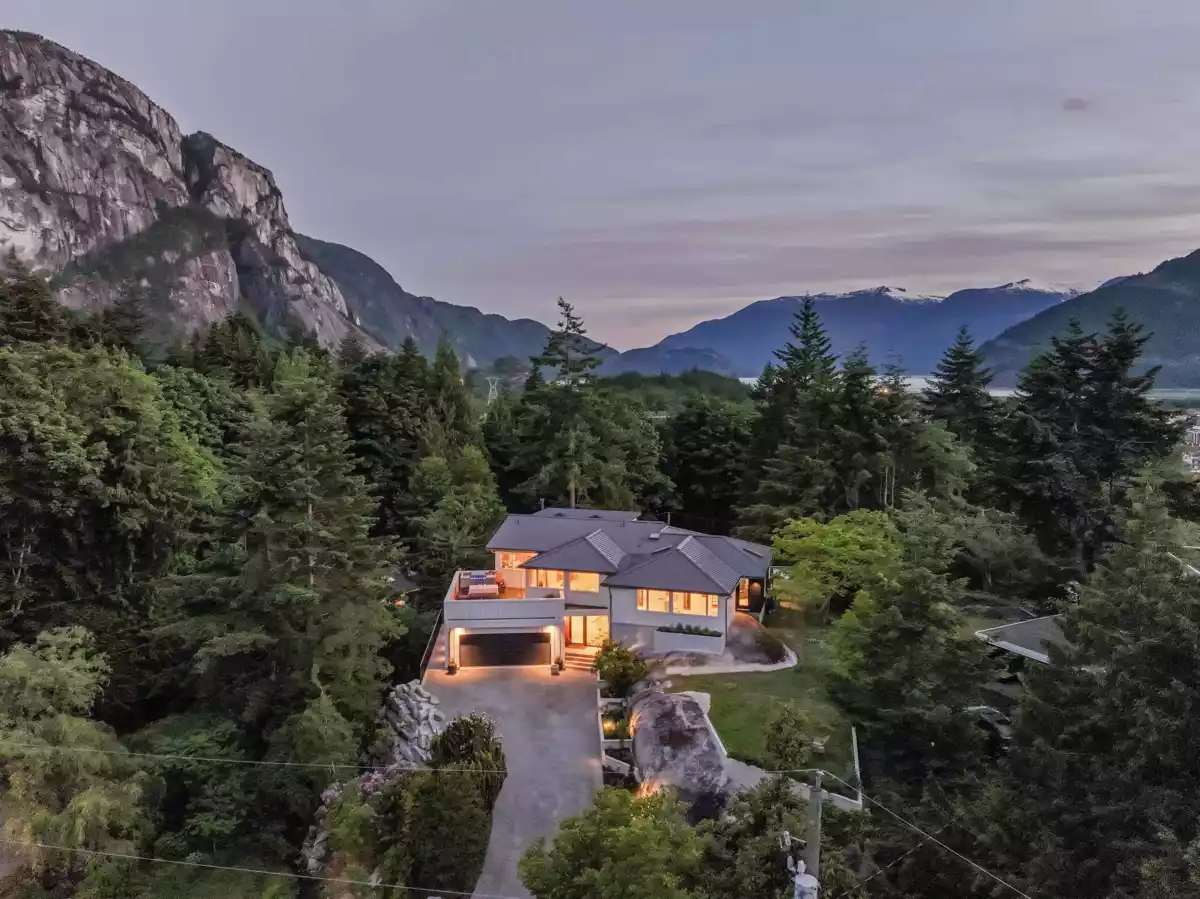 Exterior Front Photo of 38243 Vista Crescent, Squamish, BC