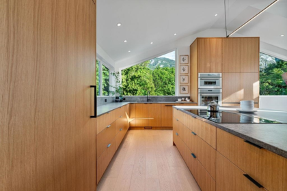 Breakfast Nook Photo of 38243 Vista Crescent, Squamish, BC