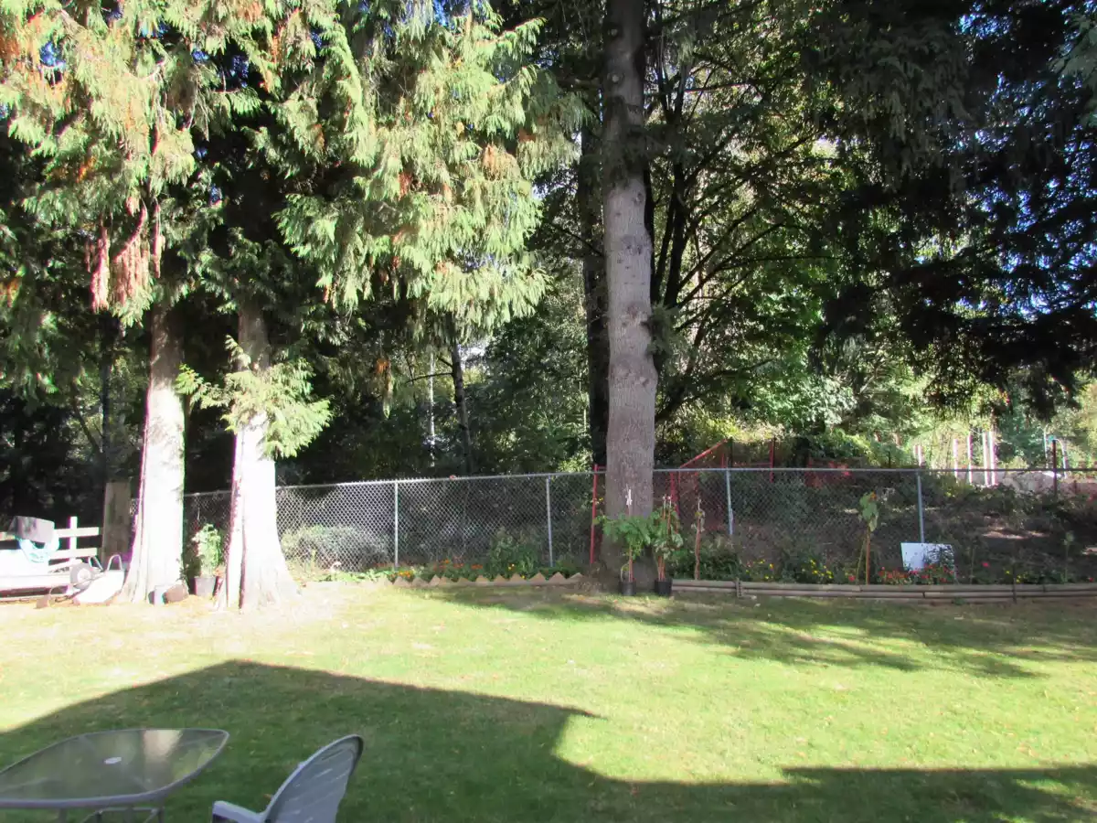 Entry Foyer Photo of 2224 Lumar Place, Abbotsford, BC