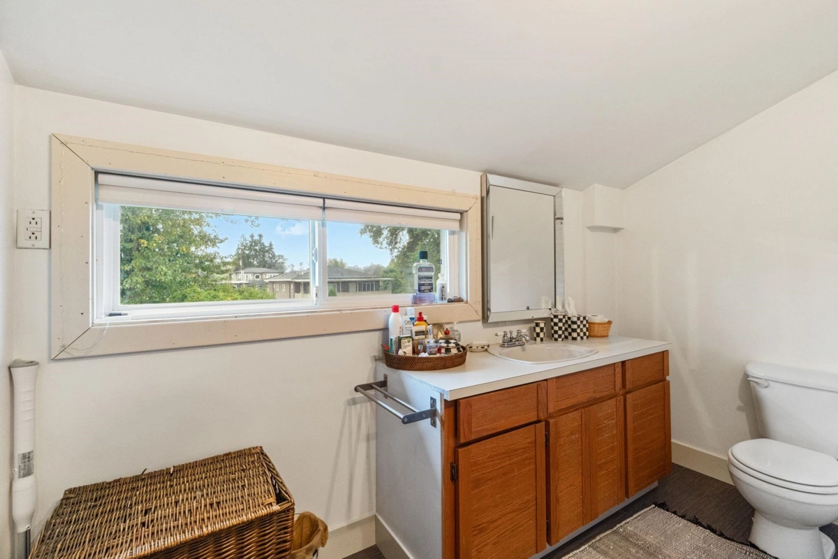 Breakfast Nook Photo of 247 Wood Street, New Westminster, BC