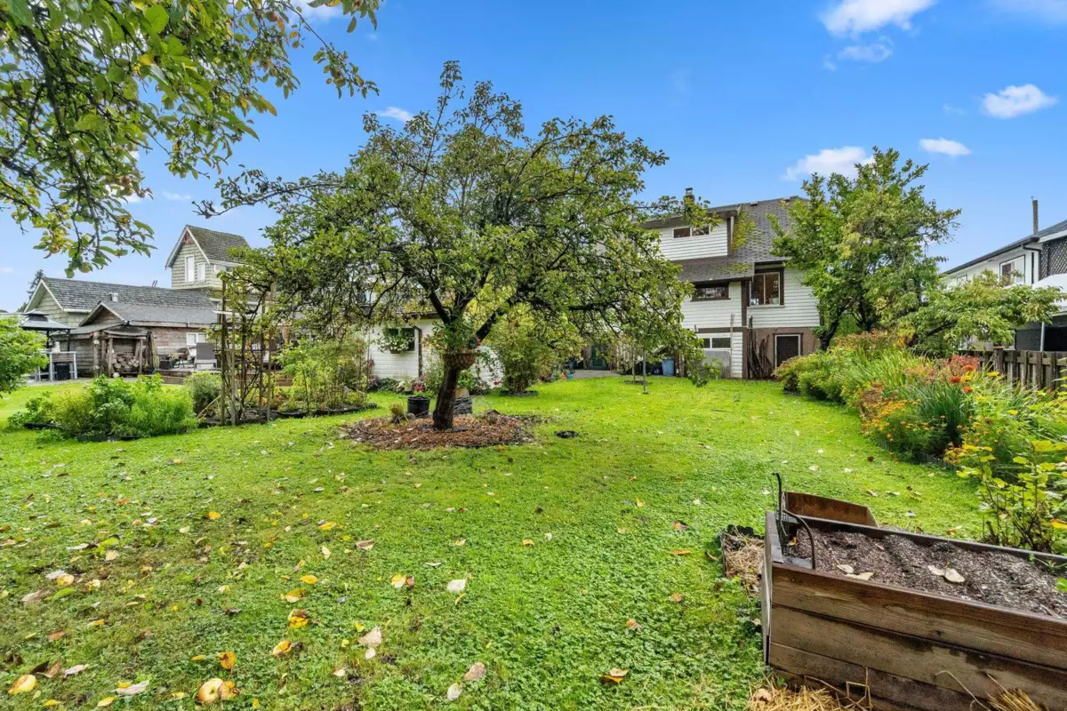 Family Room Photo of 247 Wood Street, New Westminster, BC