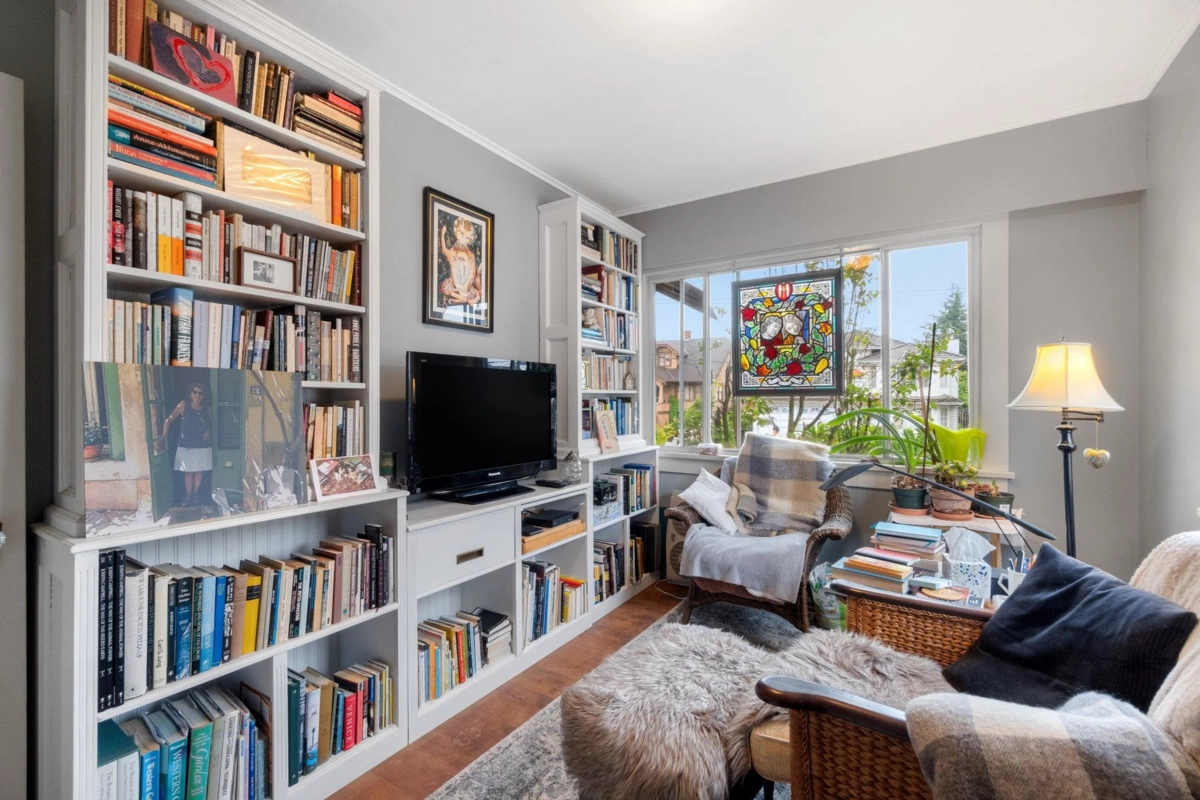 Guest Bathroom Photo of 247 Wood Street, New Westminster, BC