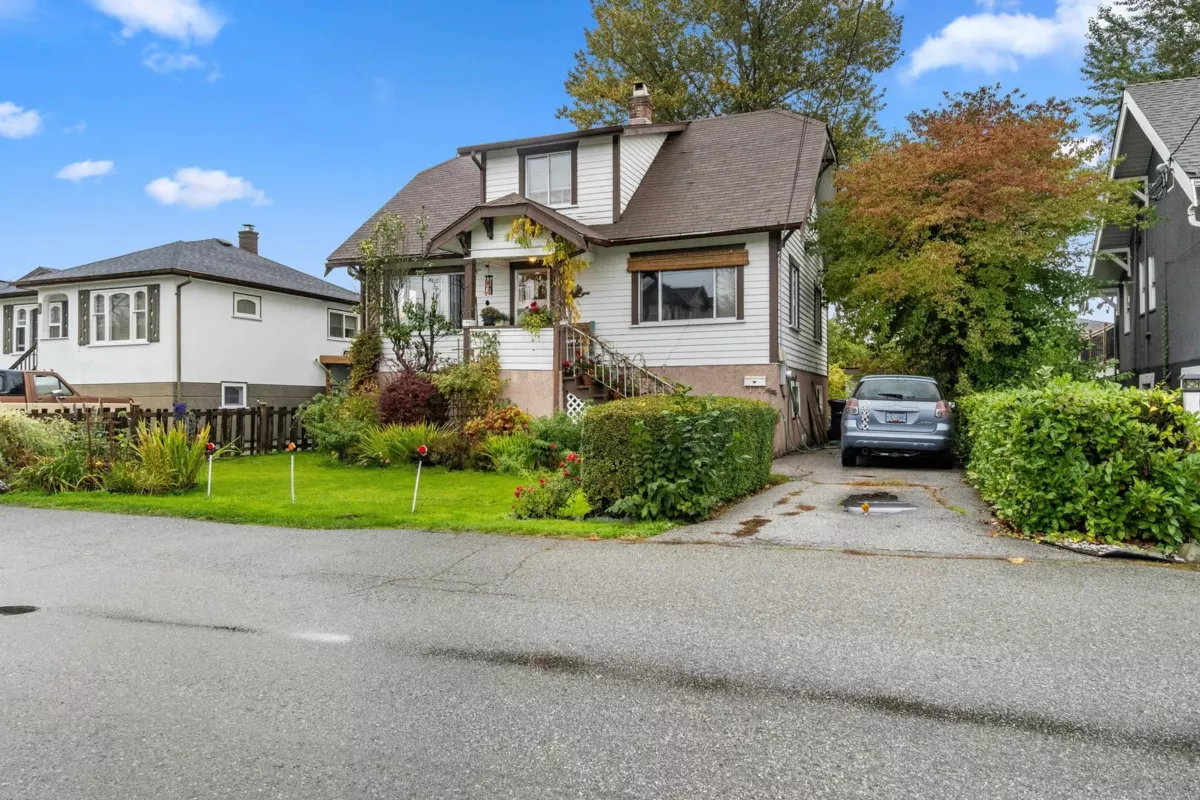 Kitchen Photo of 247 Wood Street, New Westminster, BC
