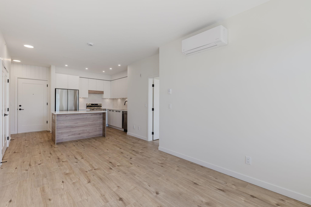 Family Room Photo of 105 33920 Best Avenue, Mission, BC