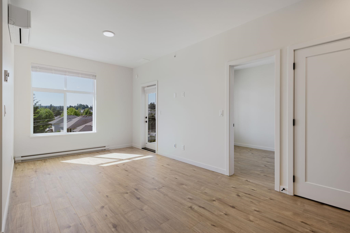 Kitchen Island Photo of 105 33920 Best Avenue, Mission, BC