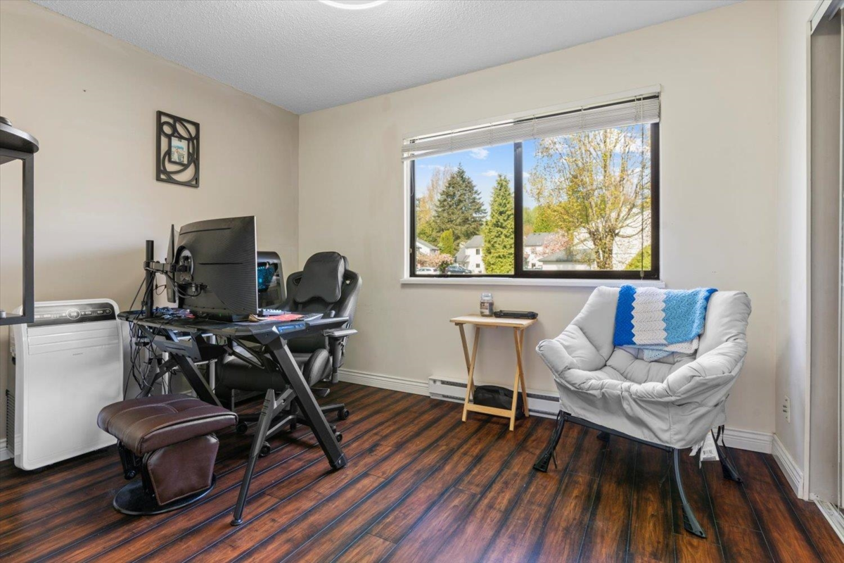 Entry Foyer Photo of 14 6609 138 Street, Surrey, BC