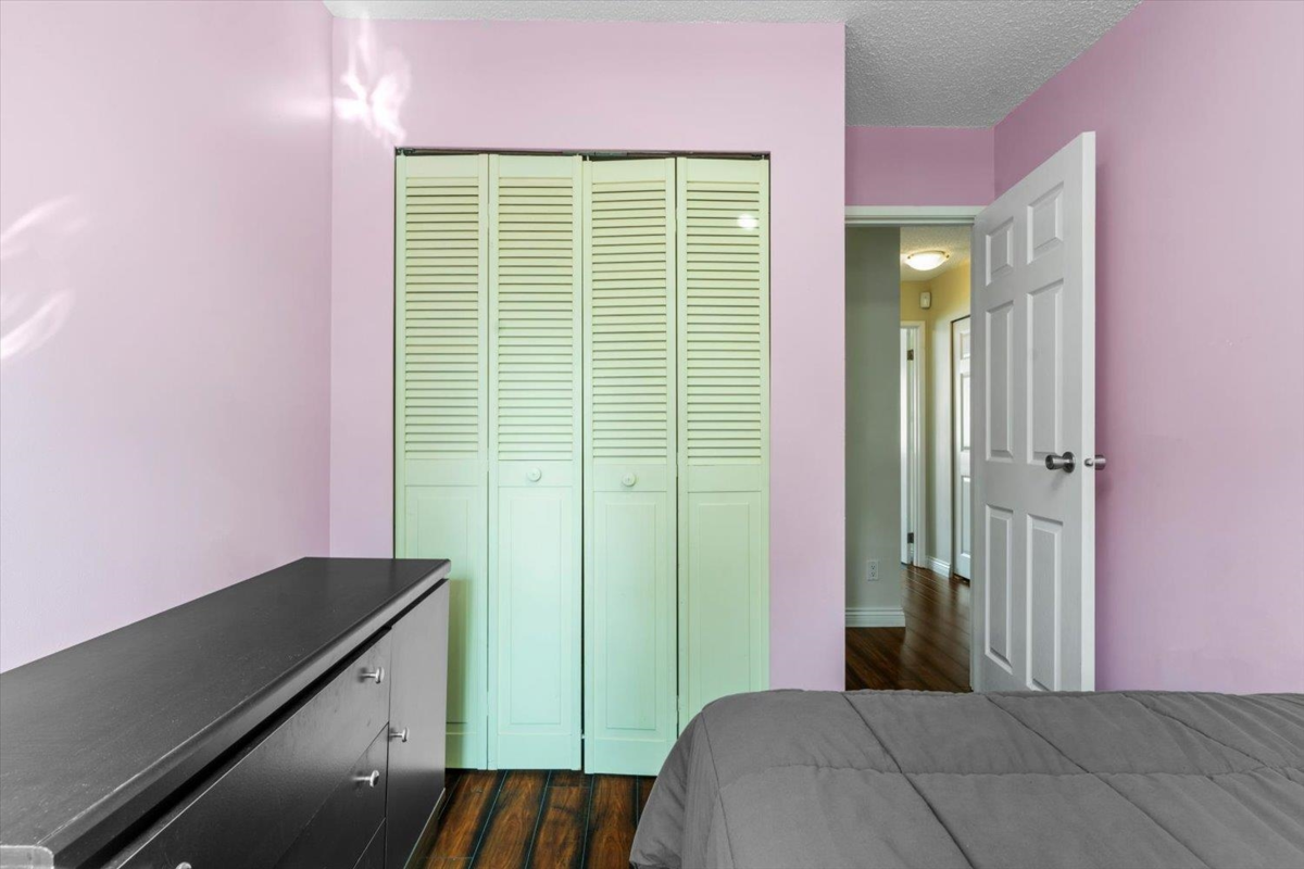 Laundry Room Photo of 14 6609 138 Street, Surrey, BC