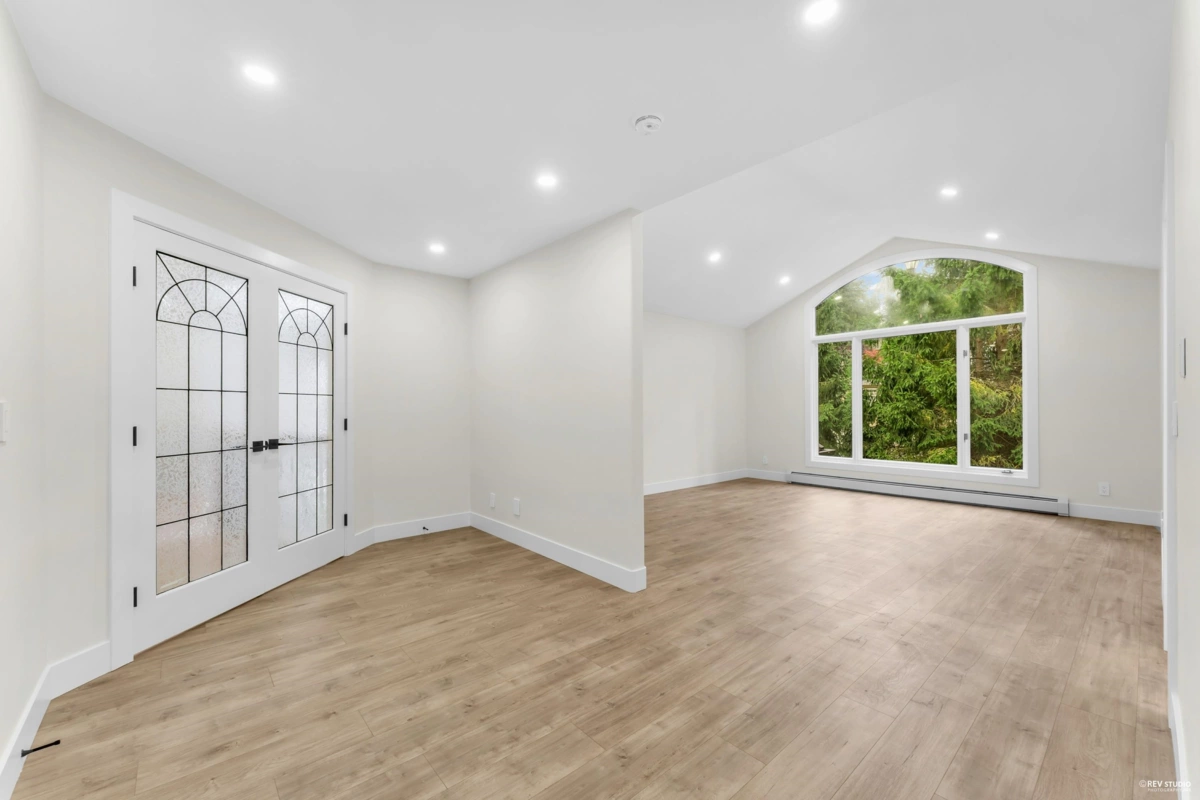 Backyard Photo of 14099 28a Avenue, Surrey, BC