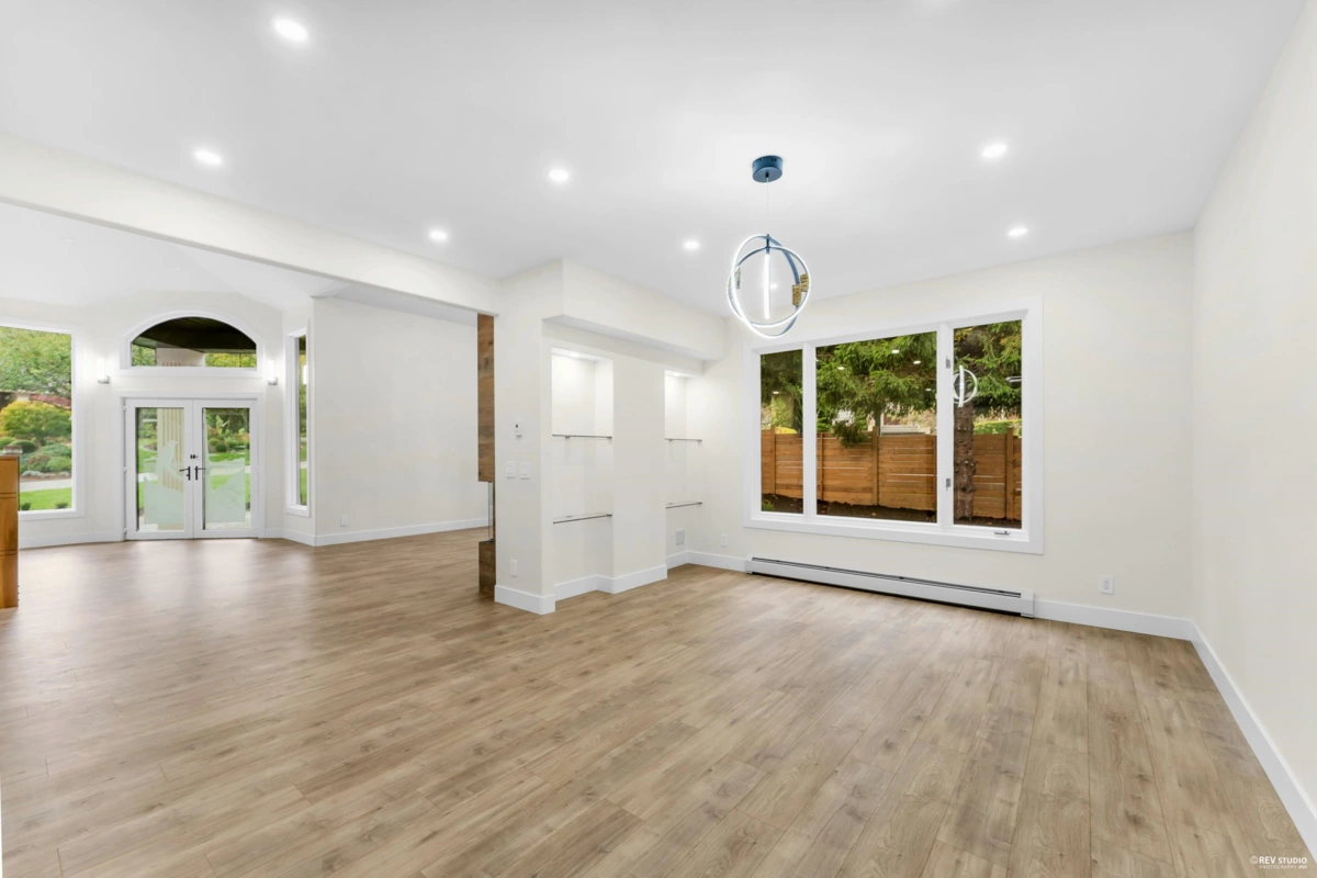 Breakfast Nook Photo of 14099 28a Avenue, Surrey, BC