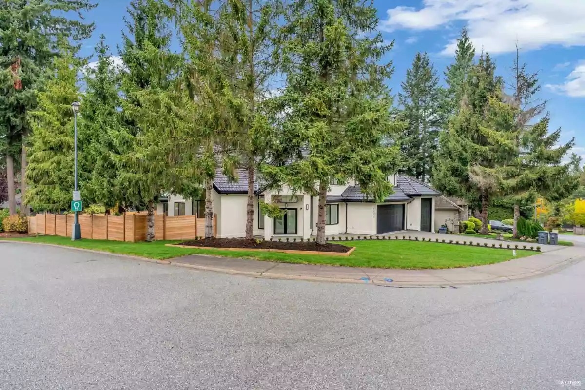 Fitness Center Photo Near 14099 28a Avenue, Surrey, BC