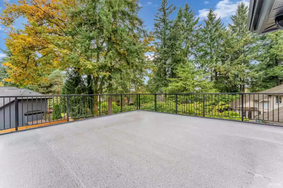 Garage Interior Photo of 14099 28a Avenue, Surrey, BC