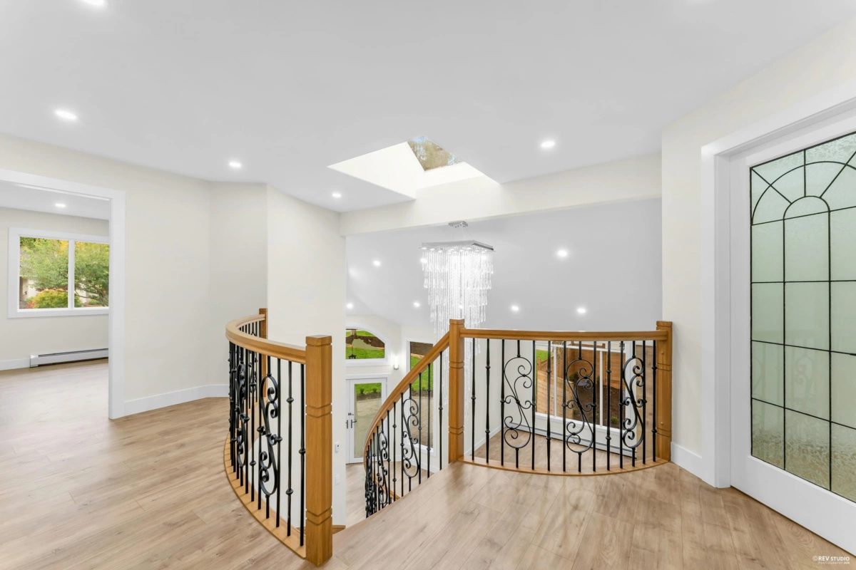 Hallway Photo of 14099 28a Avenue, Surrey, BC