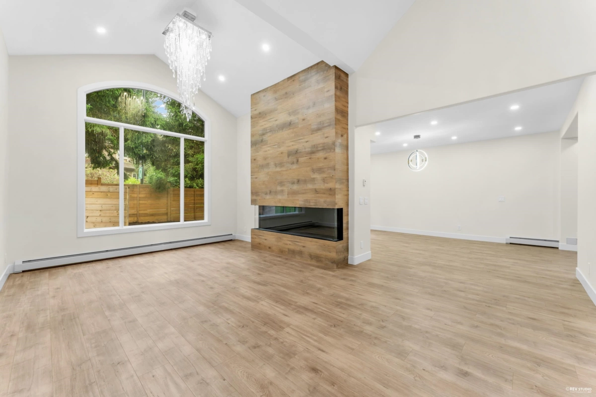 Kitchen Island Photo of 14099 28a Avenue, Surrey, BC
